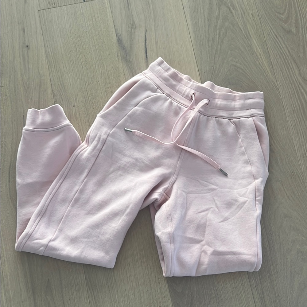 Lululemon baby pink scuba jogger sweatpants size 2/xs